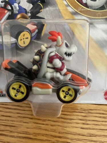 Hot Wheels Mario Kart Dry Bowser Standard Kart Mattel