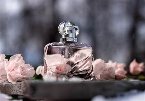 Beautiful Magnolia Estée Lauder Fragancia Una Fragancia Para Mujeres 2021