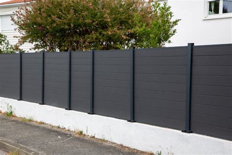 Comprehensive Guidelines On A Residential Modern Fence Design