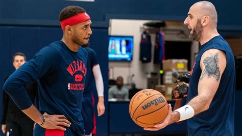 NBA Marcin Gortat rozpoczął pracę w Washington Wizards Klub przywitał