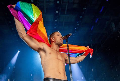 Imagine Dragons Dan Reynolds Pleads With Religious Leaders To Condemn Gay Conversion Therapy