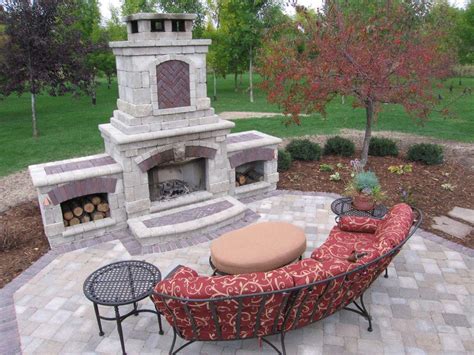 Modern Landscape Design With Fireplace