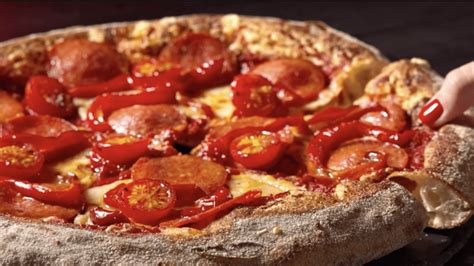 Telepizza Lanza Una Nueva Gama De Pizzas Premium Con Maestras De