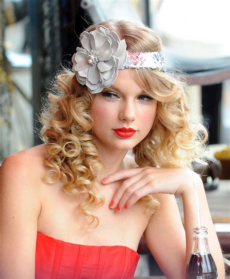 30 Phenomenal Taylor Swift Hairstyles - SloDive