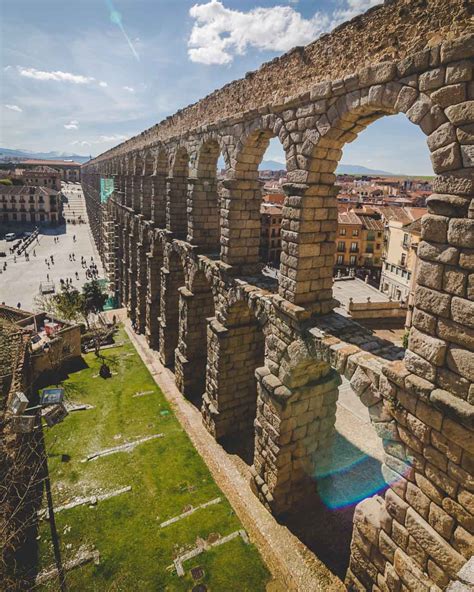 Acueducto de Segovia - Visiting the Roman Aqueduct in Segovia, Spain