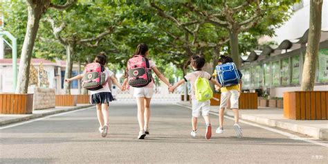 云樾观山府品质学府为邻，书香盈城，引领一城热潮