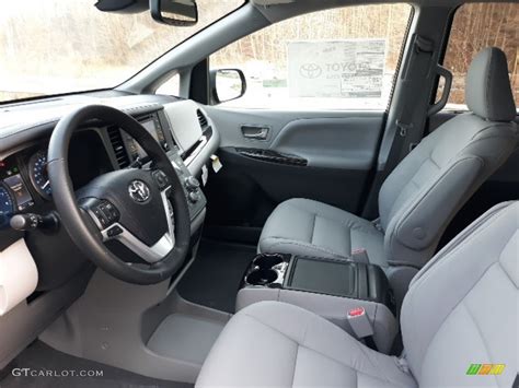 Midnight Black Metallic Toyota Sienna Xle Awd Photo