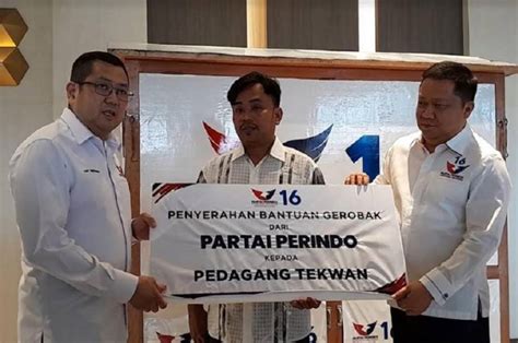 Dapat Bantuan Gerobak Perindo Pedagang Tekwan Di Jambi Ini Makin