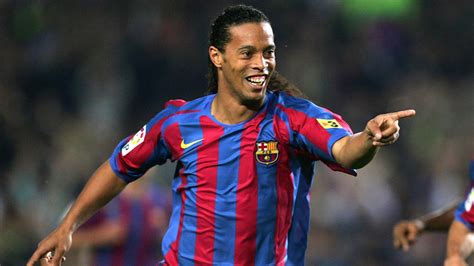 Barcelona And Brazil Legend Ronaldinho Retires From Football Latest