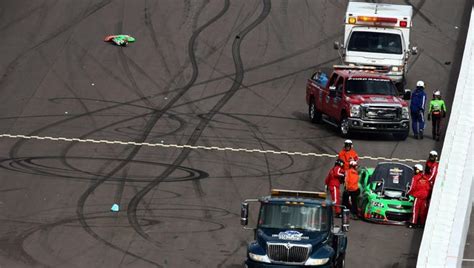 Danica Patrick crashes at Phoenix