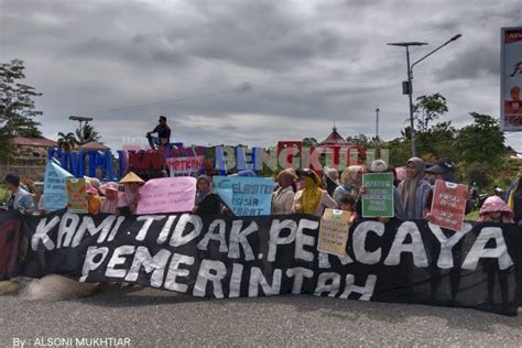 Ratusan Masyarakat Gelar Aksi Di Simpang Enam Seluma Ini Tuntutannya