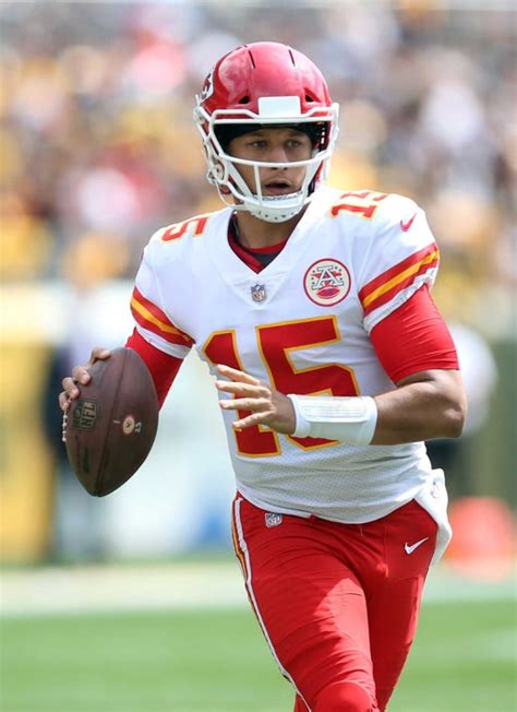 Chiefs Patrick Mahomes Sets Nfl Record In Win Over Chiefs