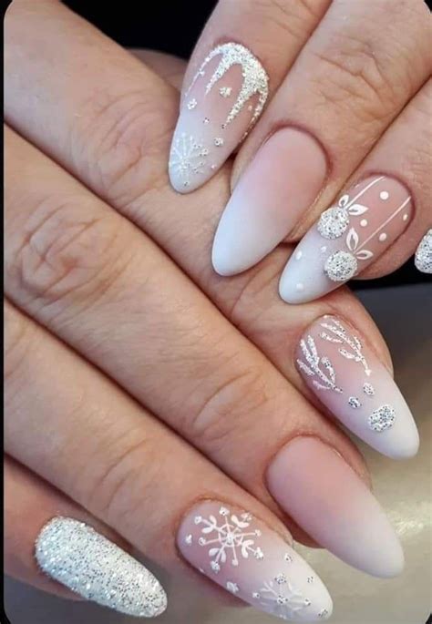 Pin By Izabela Nowicka On Hair And Beauty Festival Nails Xmas Nails