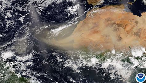 Fotograf As Satelitales La Gigantesca Nube De Polvo Africana Que