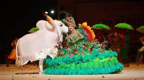 Garantido Abre Primeira Noite Do Festival Folcl Rico De Parintins