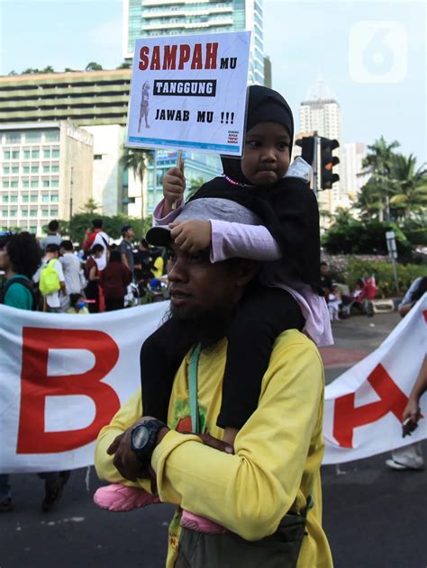 DLH Jakarta Sediakan Layanan Gratis Angkut Sampah Ukuran Besar News