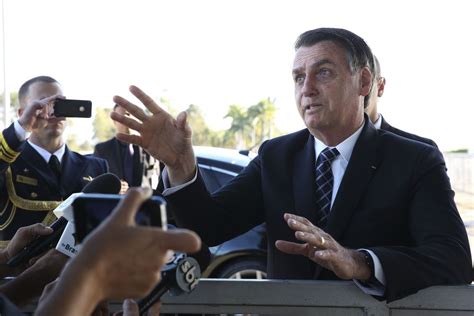 Bolsonaro Critica Ministro Francês Por Encontro Com Ongs No Brasil Crusoé