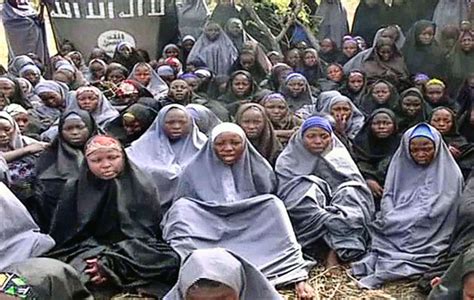 Boko Haram muestra en un vídeo niñas de Chibok y dice que algunas han