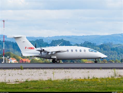 F HIMA Oyonnair Piaggio P 180 Avanti I II at La Coruña Photo ID