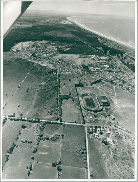 Aerial View Of Parklands And Qeii Park Discoverywallnz