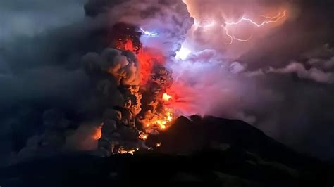 Kronologi Gunung Ruang Erupsi Setinggi 3 Km Dan 1 439 Kali Gempa