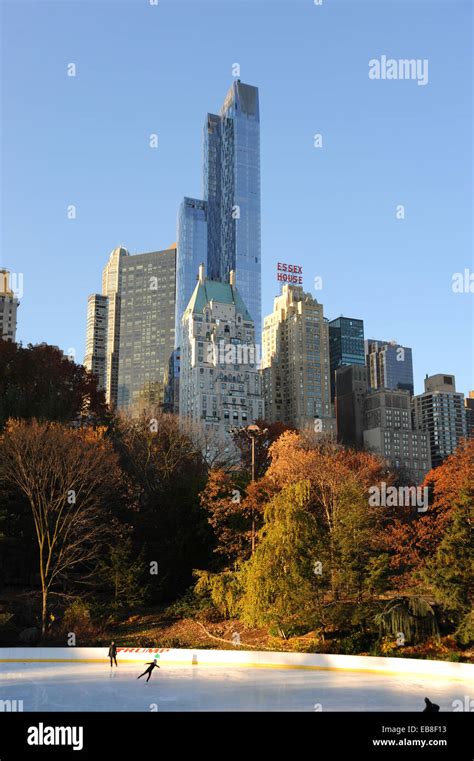 Manhattan New York Usa November 2014 The Essex House Hotel On South Side Of Central Park With