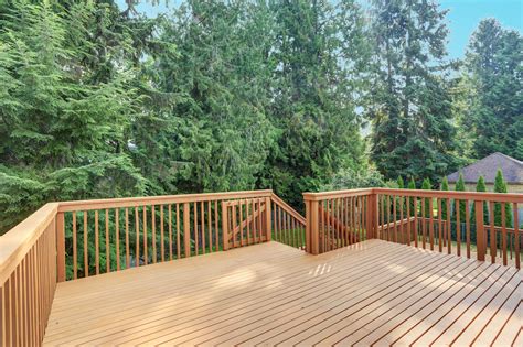 Deck Railing Materials: Tips For Choosing Right