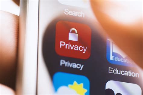 How To Protect Your Privacy While Surfing The Web From Your Mobile