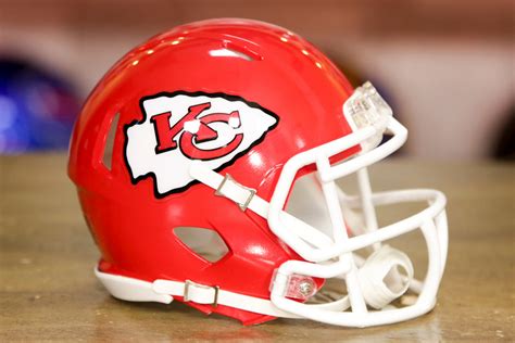 Kansas City Chiefs Riddell Speed Mini Helmet – Green Gridiron, Inc.