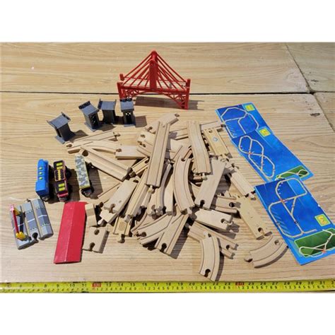 Wooden train track set - Schmalz Auctions