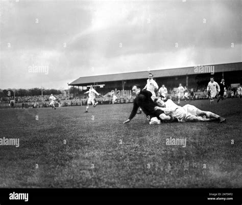 Southern Counties' WPC Davies (r) tackles New Zealand's Ron Jarden (l ...