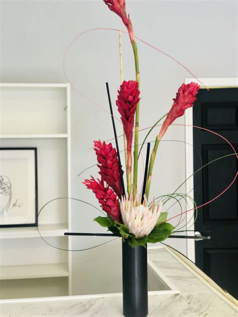 Modern Floral Arrangement, Local Orlando Florist Award winning florals