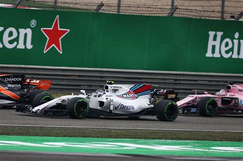 ストロール「1周目に後ろからヒットされてレースが終わった」：ウイリアムズ F1中国日曜 F1 Autosport Web