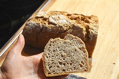 Glutenfreies Brot Mit Hefe Und Gehzeit Ber Nacht Lena S Glutenfrei