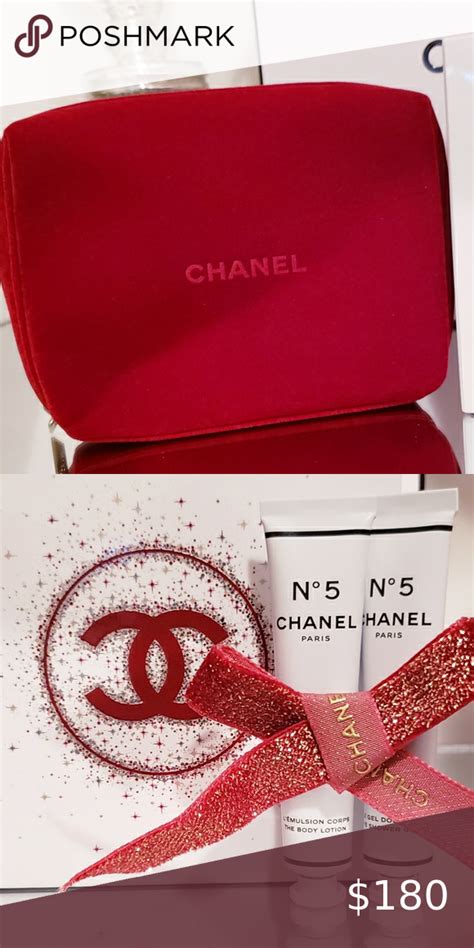 CHANEL Gift Set | Chanel gift sets, Chanel makeup bag, Chanel makeup