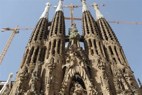 Tour Privado Por Gaud Con Entradas Para La Sagrada Familia Y El