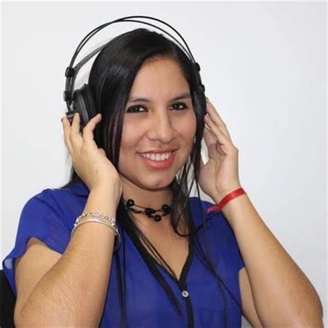 Locutora Profesional Imparte Clases De Locución Y Expresión Oral Alexandra