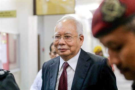 Hospitalised Najib Still On Mc For Knee Pain 1mdb Trial Postponed