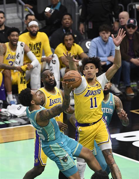 Anthony Davis Triple Double Lifts Lakers Over Reeling Hornets Reuters