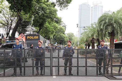 FOTO Begini Suasana Penjagaan Di KPU Jelang Pengundian Nomor Urut