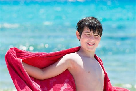 Пляж с мальчиками - 84 фото