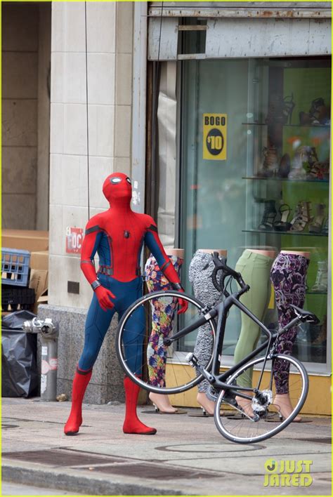 Spider Man Swings Into Action On Homecoming Set Photo 3704538