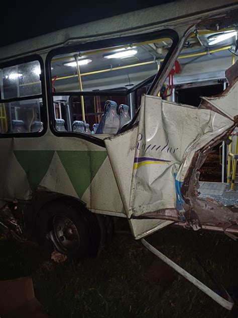 Acidente Entre ônibus E Carreta Deixa Feridos Em Barra Mansa Tribuna