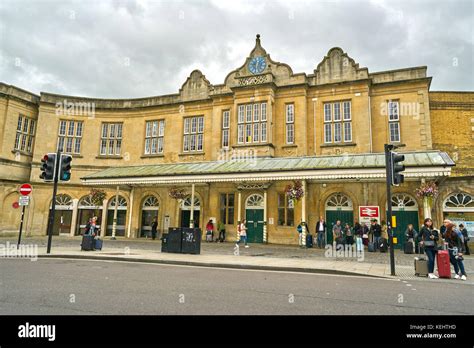 bath train station Stock Photo - Alamy