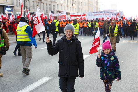 11 listopada 2021 103 rocznica odzyskania niepodległości Marsz