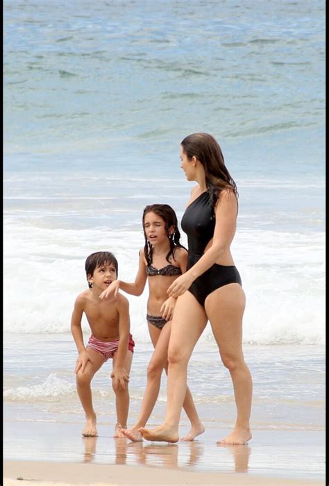 10 Hot Sexy Claudia Abreu Bikini Pics