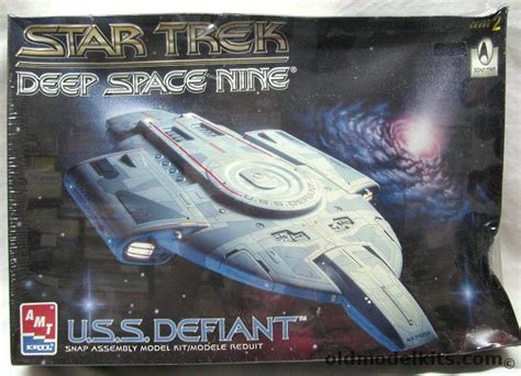 AMT Star Trek Deep Space Nine USS Defiant, 8255