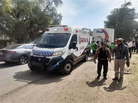 Intenta autobús de línea Tizayuca ganarle el paso al tren y choca