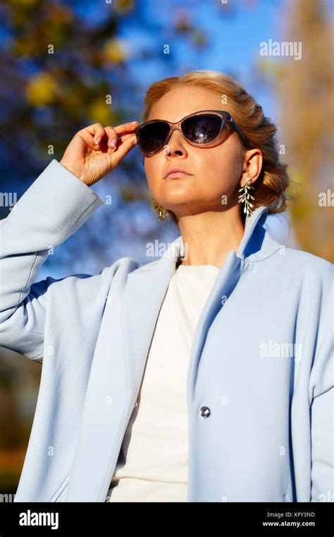 Beautiful Woman Wearing Sunglasses Stock Photo Alamy