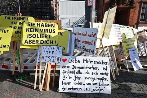 Antifaschisten Wollen Demo Von Ma Nahmen Gegnern In Basel Verhindern